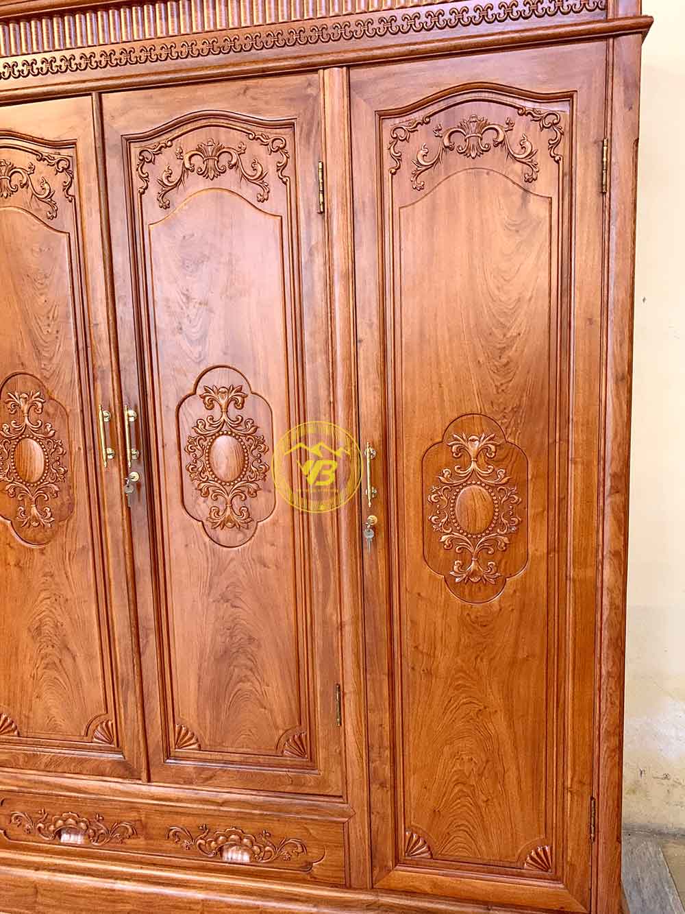 Tủ Quần Áo 4 cánh 3 buồng Hoa Lan Tây GTB05 3