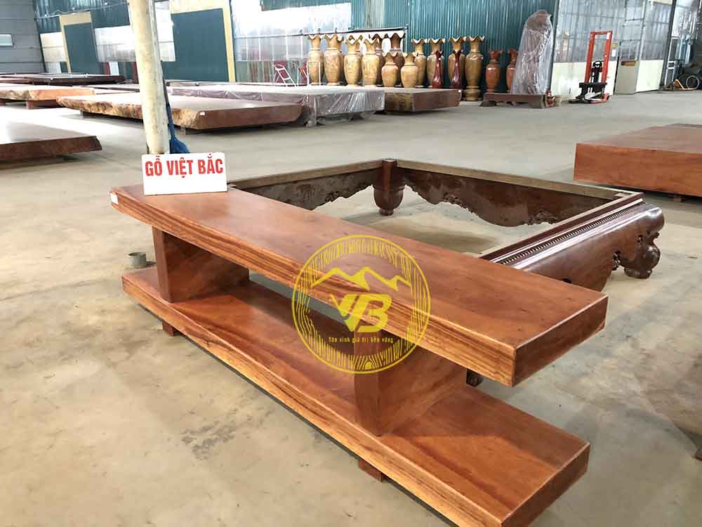 Kệ tivi nguyên khối gỗ Hương KLB01 2