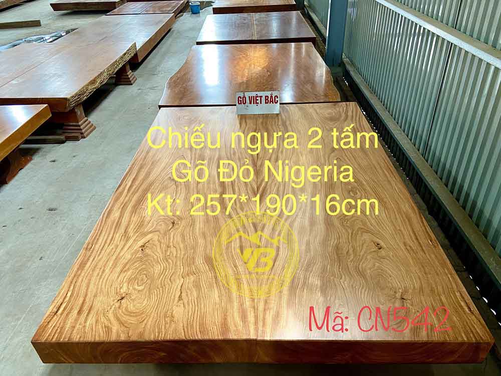 Tổng hợp những mẫu chiếu ngựa gỗ siêu khủng VIP 8