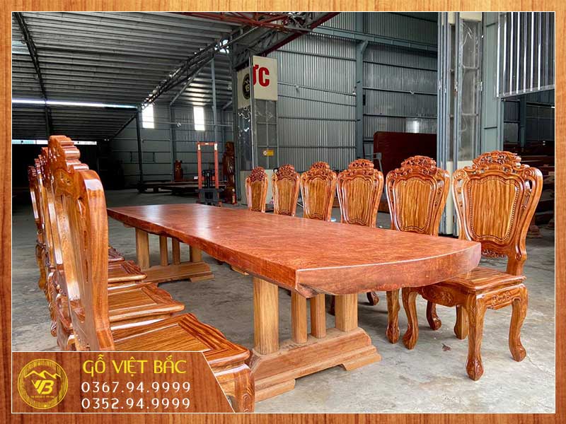 Cửa hàng bán bàn ghế gỗ nguyên khối tại Bắc Ninh 3