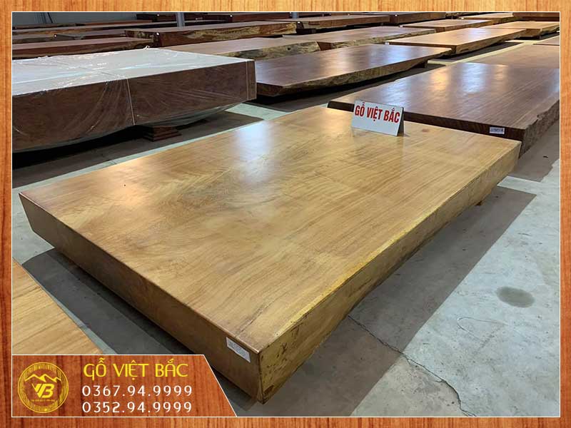 Cửa hàng chiếu ngựa gỗ gõ đỏ tại Bắc Ninh 2